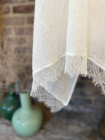 Vars stole with calais lace finish