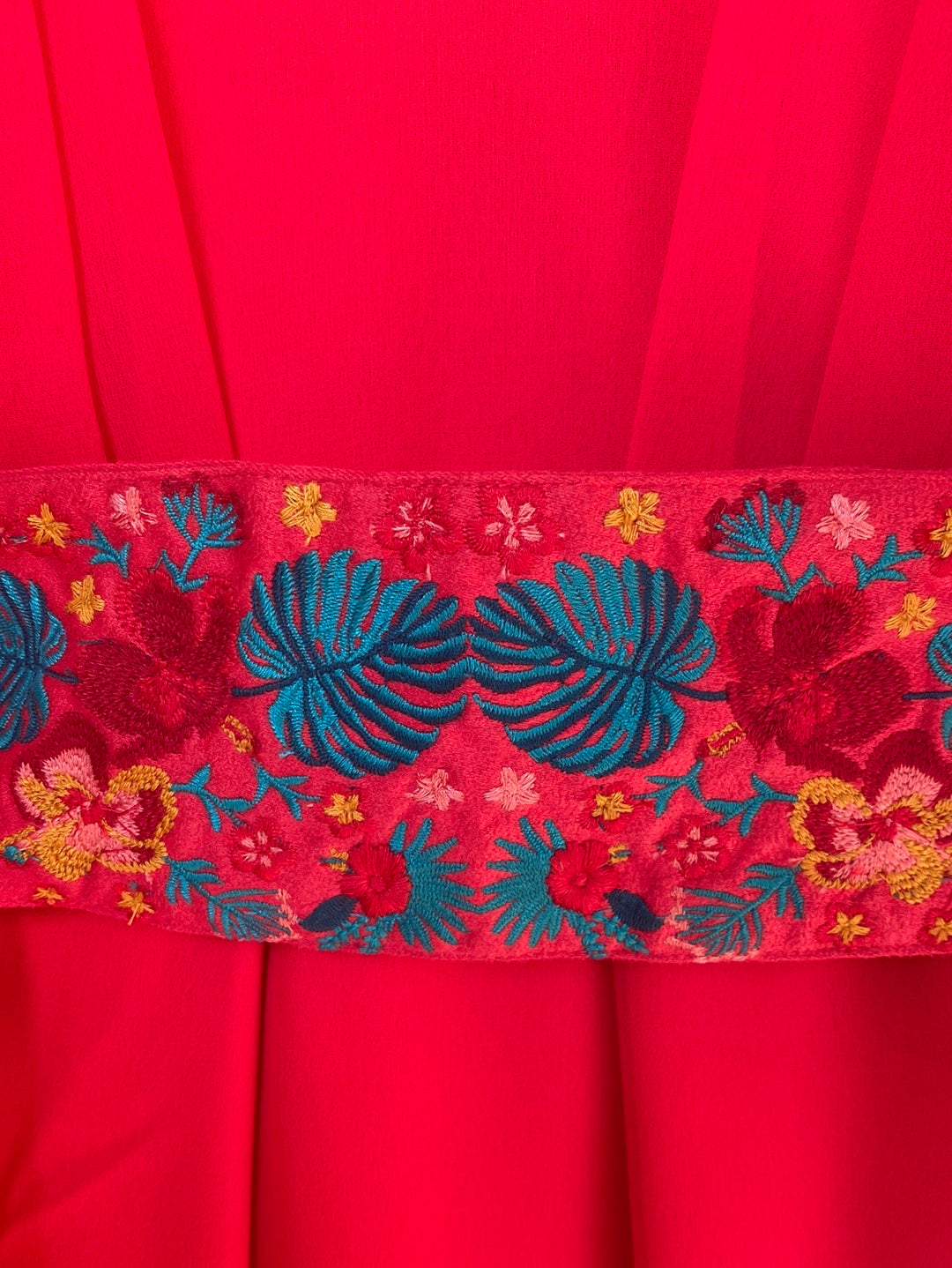 Feline tropical embroidery