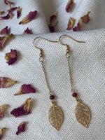 Jolies boucles d'oreilles, longues et raffinées, pour parfaire votre look bohème.